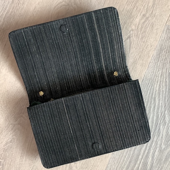 Kelly Wynne Black and Gold Clutch - Picture 3 of 7